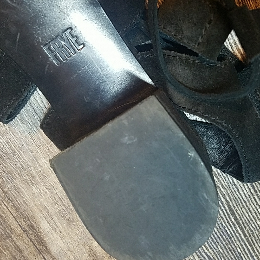 FRYE  Size 10 Gladiator Sandal Black Leather Lace up Short heel - Picture 14 of 16